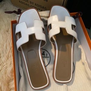 Oran sandals